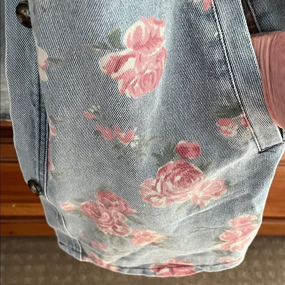 BiBi Denim Jacket Shacket with Pink Floral Design NWOT - Picture 5 of 11